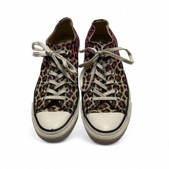 Pink Cheetah Print Low-Top Converse 👟💖✨ - Picture 1 of 8